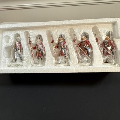 LOT 43: Dept 56 Holiday Accessories Constables, Double Pine Trees, Yeomen of the Guard, and Kings Road Cab