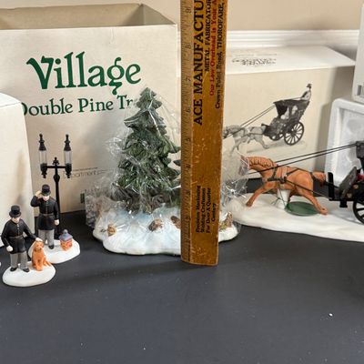 LOT 43: Dept 56 Holiday Accessories Constables, Double Pine Trees, Yeomen of the Guard, and Kings Road Cab