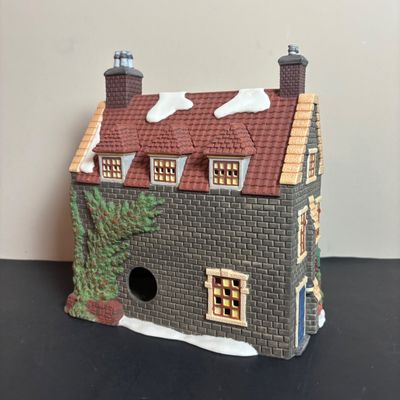 LOT 100: Dept 56 Dickens Village Series Dedlock Arms: 3rd Edition Limited to 1994