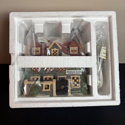 LOT 100: Dept 56 Dickens Village Series Dedlock Arms: 3rd Edition Limited to 1994
