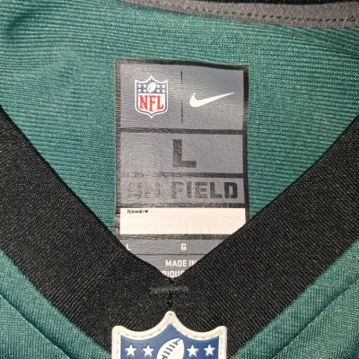 Nike NFL Philadelphia Eagles Carson Wentz #11 Jersey Size Large