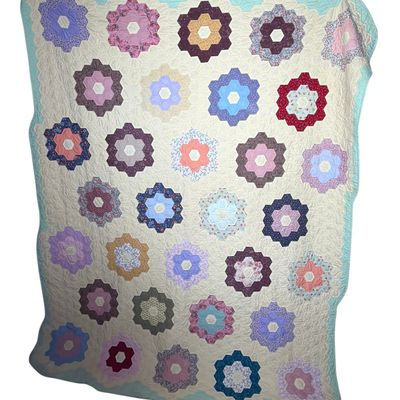 Vintage Grandmother Flower Garden Pattern Hand Stitched Cotton Quilt with Scalloped Edge