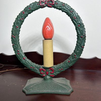 Hubley Cast Iron Electric Christmas Wreath Window Candle Lamp
