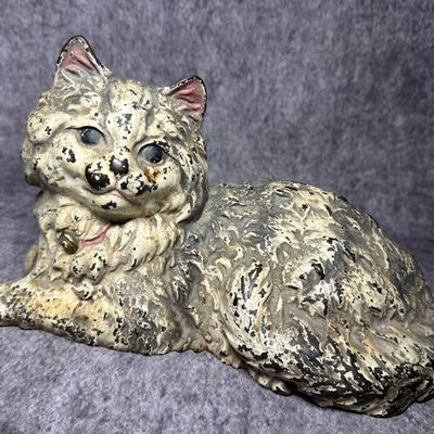 Hubley Cast Iron Reclining Persian Cat Doorstop