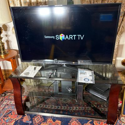 Samsung 50 Inch 1080p Smart LED TV with Stand