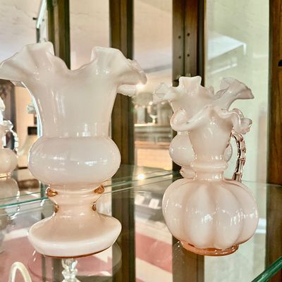 Sale Photo Thumbnail #14: Fenton Art Glass