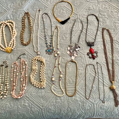 Sale Photo Thumbnail #117: jewelery 