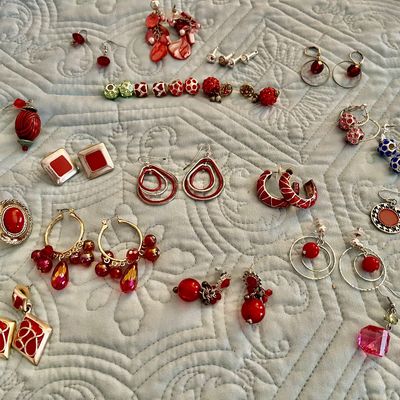 Sale Photo Thumbnail #123: jewelery 