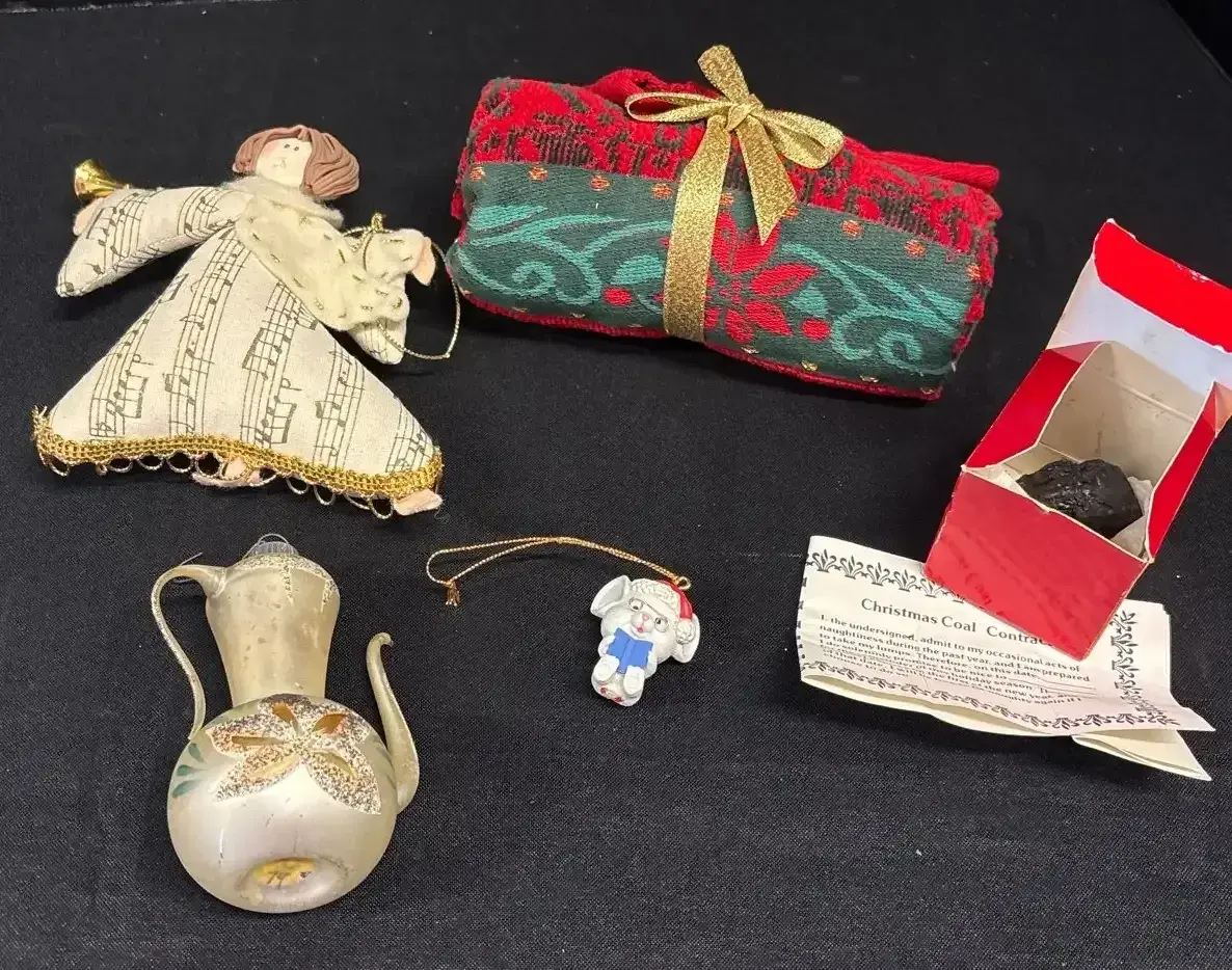 Christmas - Ornaments, Teapot, Mouse, Sheet Music Angel, Towel, Coal