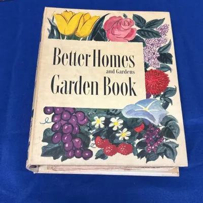 Vintage Better Homes And Gardens Garden Book - 1950s, Retro, Binder, Floral Cover