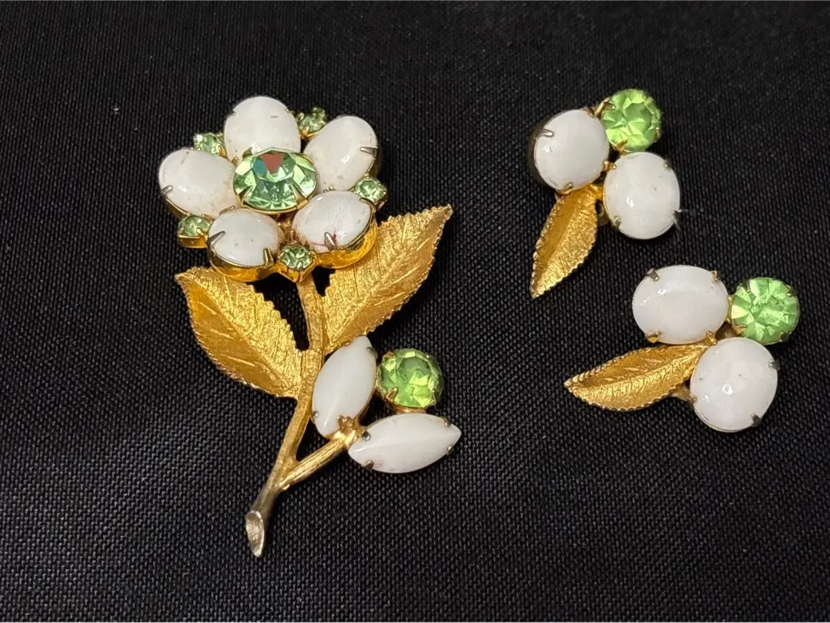 Vintage 1960s Milk Glass & Peridot Rhinestone Floral Brooch and Clip-On Earrings - Demi-Parure Set