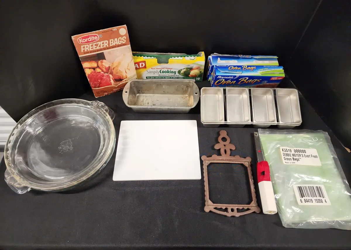 Kitchen Storage & Baking - Mini Loaf Pans, Glass Pie Pans, Bake King Loaf Pan, Corning Trivet, Green