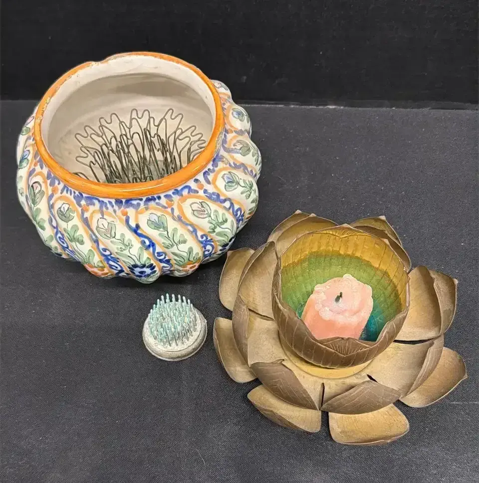 Home Decor - Ceramic Case W Vintage Flower Frogs, Bronze Lotus Tealight Holder