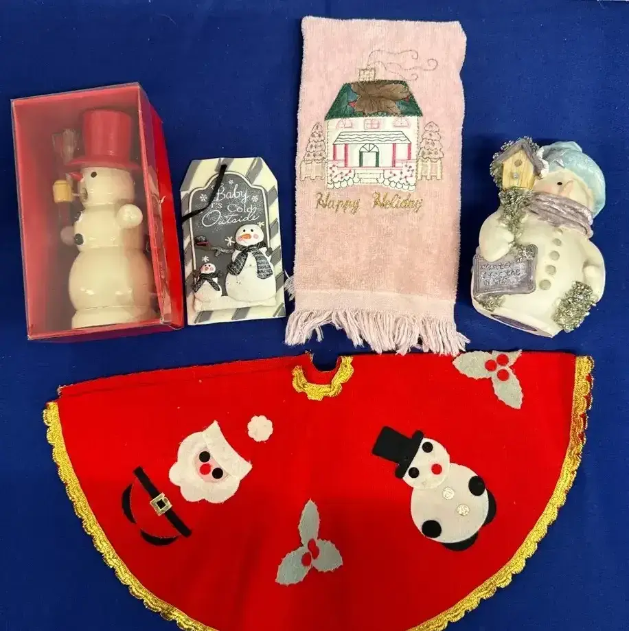 Snowman Christmas Decor - Felt Mini Tree Skirt, Ceramic Figures, Pink Towel, Ornament