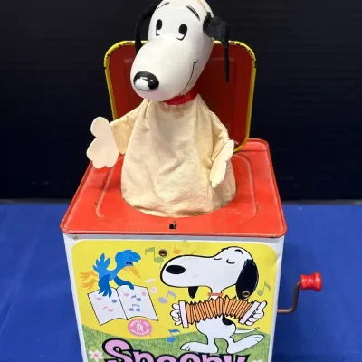 Vintage 1966 Mattel Peanuts Snoopy In The Music Box Jack In Box Tin Toy