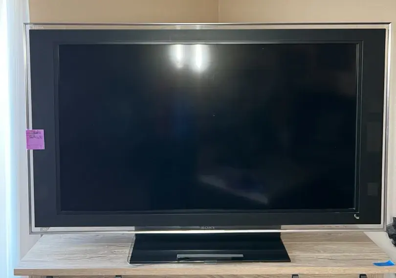 52” Sony Bravia LCD Digital Color TV With Remote