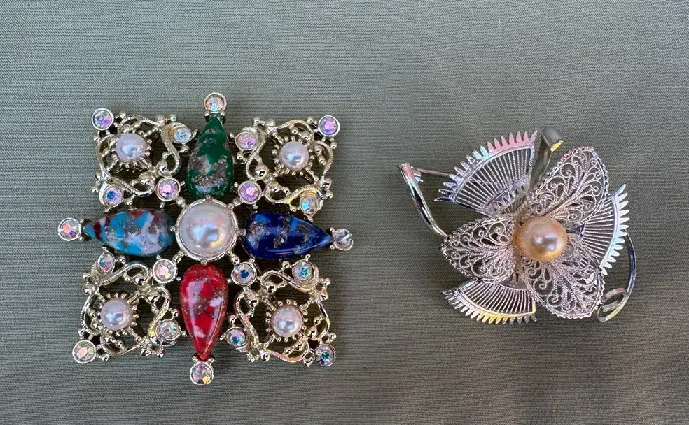 Duo Vintage Sarah Coventry Brooches