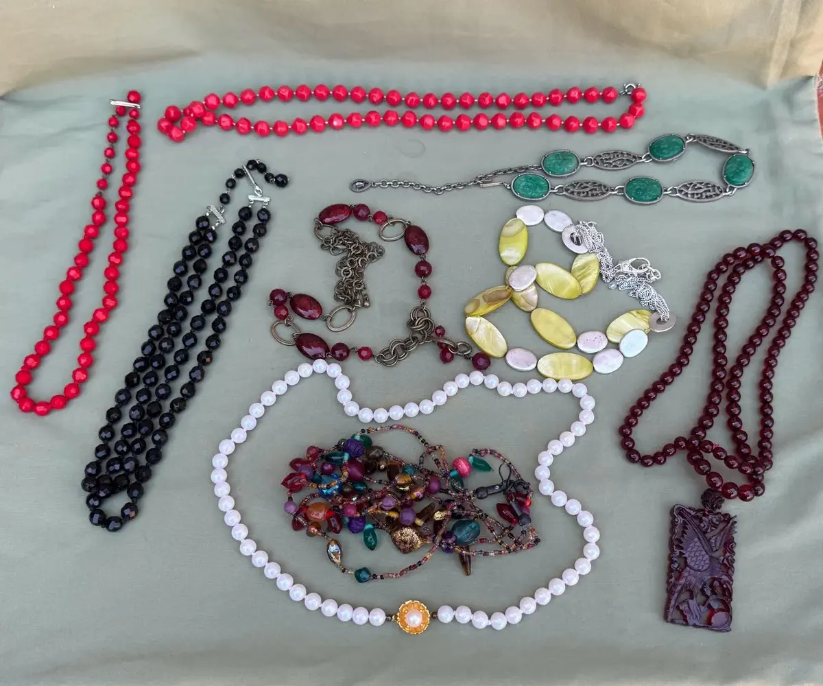 Assorted Vintage & Costume Jewelry Necklace Lot
