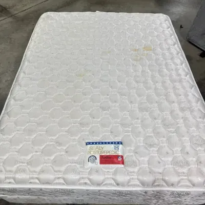 Sealy Posturepedic Queen Size NFL Touchdown Edition