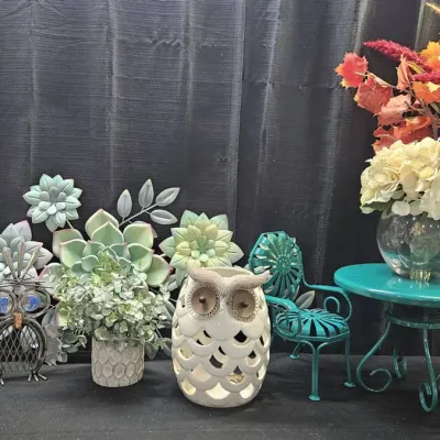 Ceramic/Wooden Owls Decor