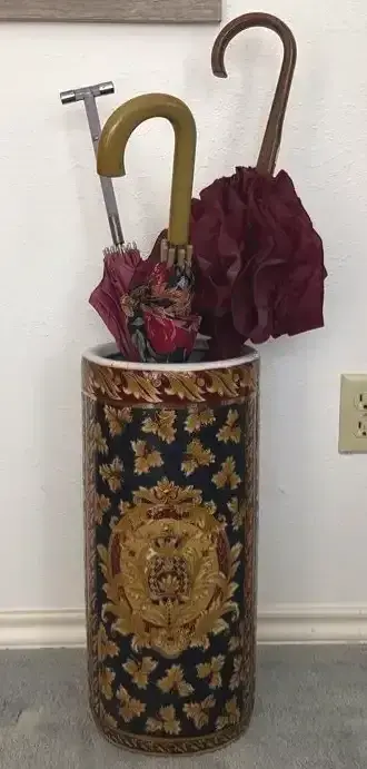 Beautiful Ceramic Umbrella Holder And Umbrella Assortment 