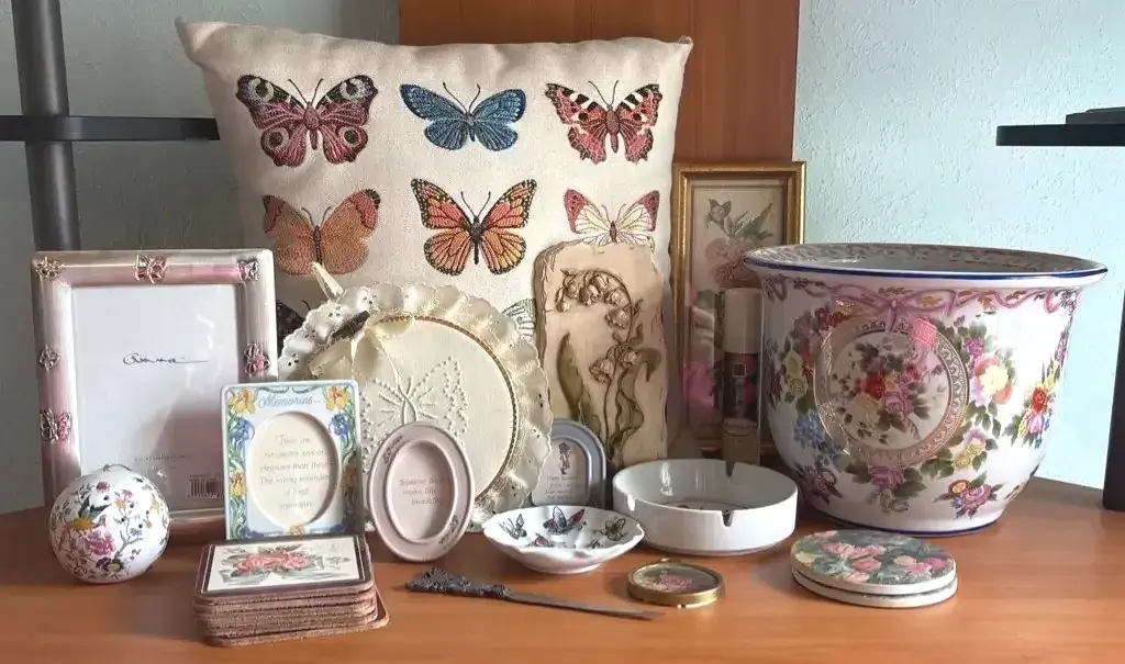 Flowers And Butterfly Decor Assortment 