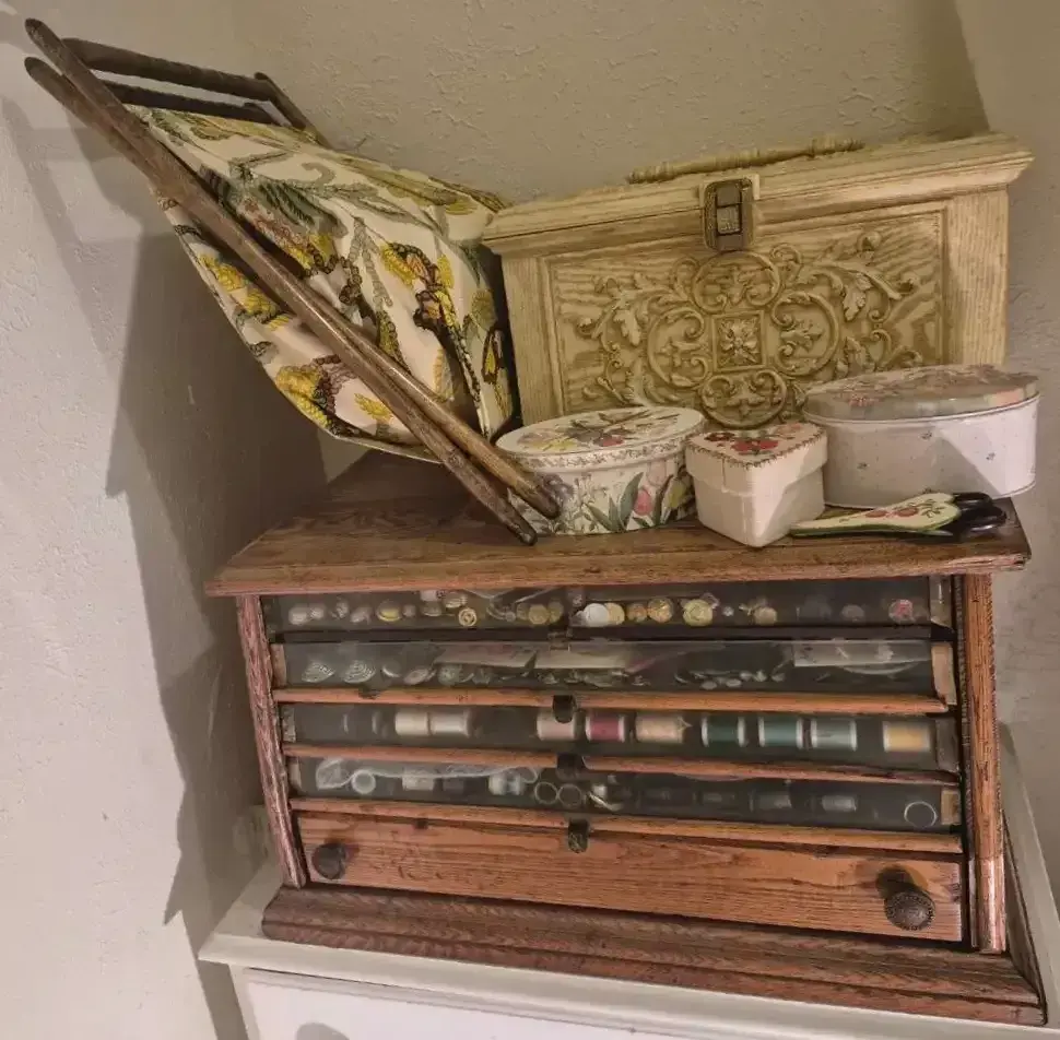Antique Wooden Multi-Drawer Spool Cabinet Or Store Haberdashery Chest & Sewing Supplies Assortment 
