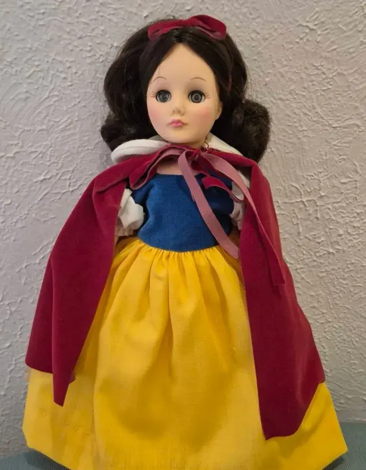 Vintage Effanbee Snow White Doll In Original Box