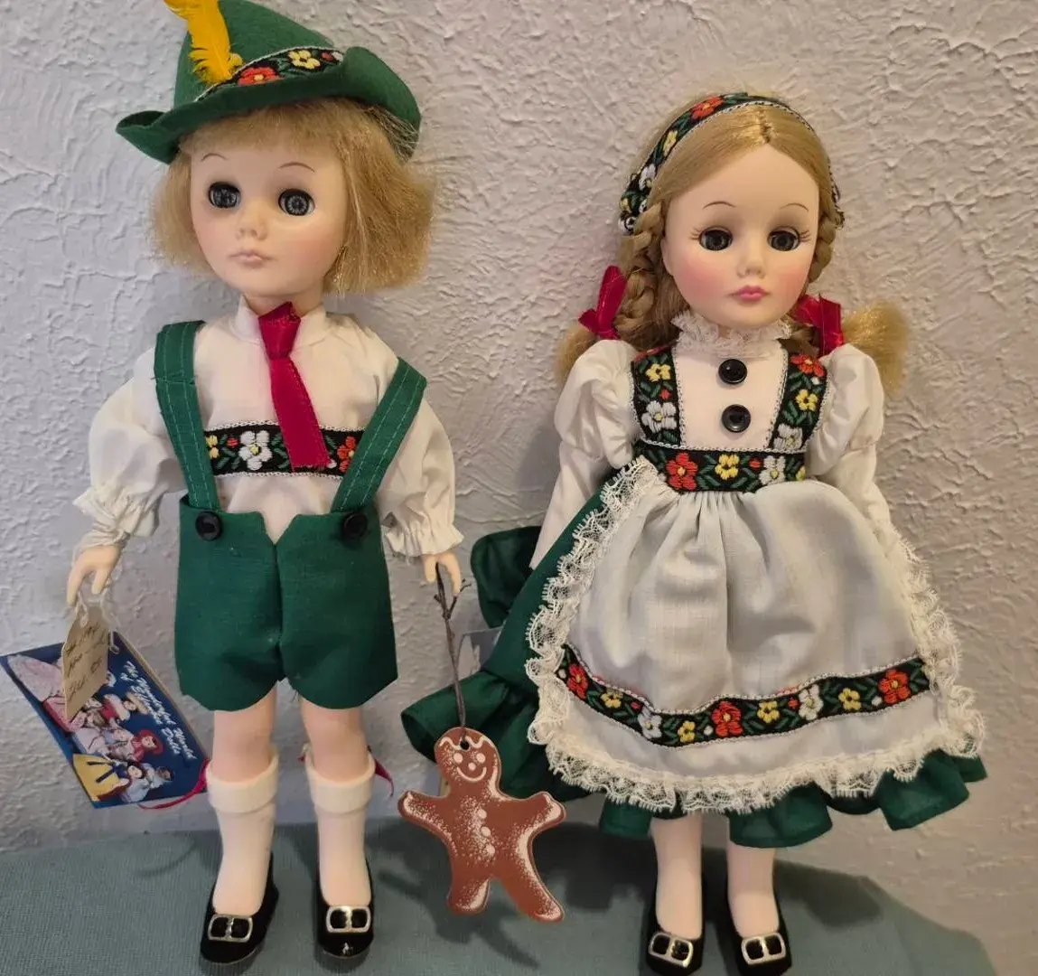 Vintage Effanbee Sorybook Collector Dolls- Hansel & Gretel  In Orig, Boxes  And Stands