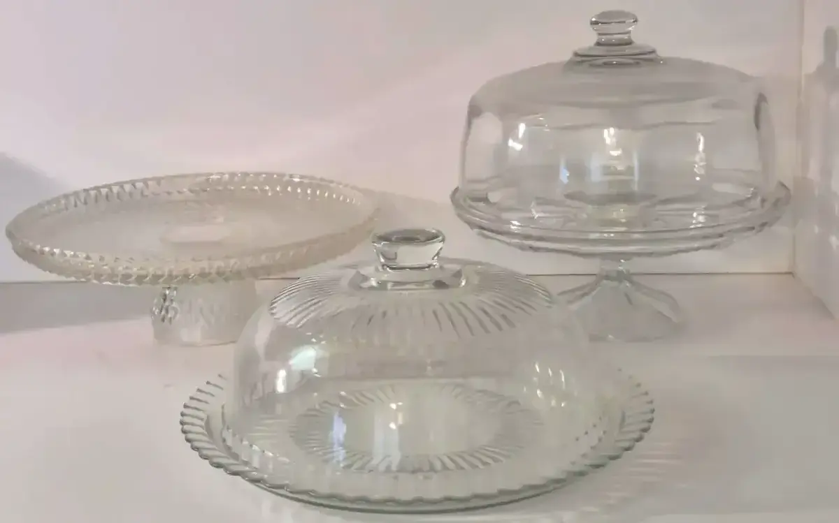 Set of 3 Glass Cake Stands With Lids & Aluminum Cake Pans Assortment 