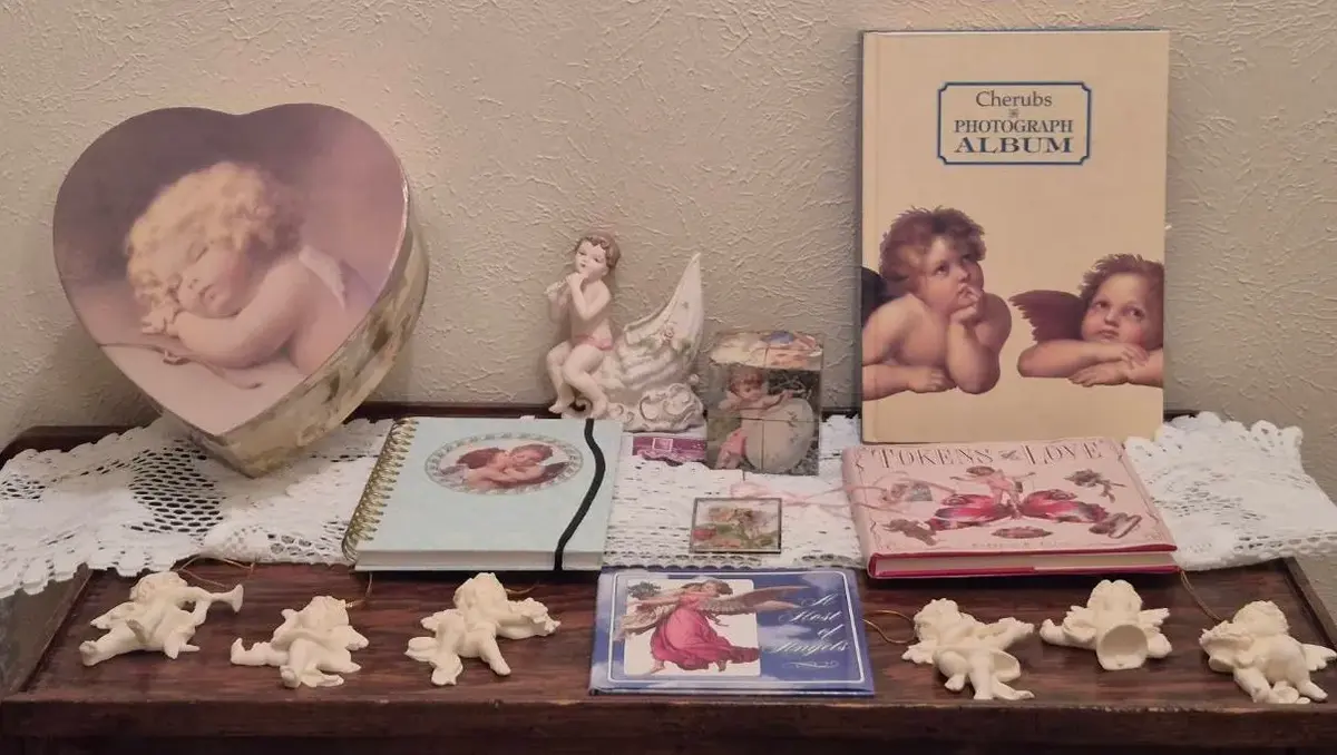 Vintage Italian alabaster or resin cherub ornaments & Cherubs Assortment 