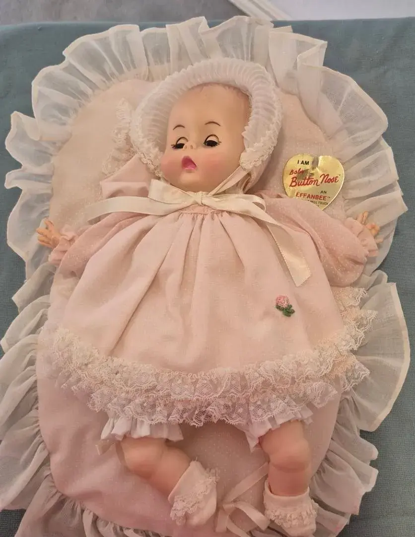 Vintage Madame Alexander Baby Doll 'Button Nose' In Pink Dress And Ruffled Lace Bonnet In Box 