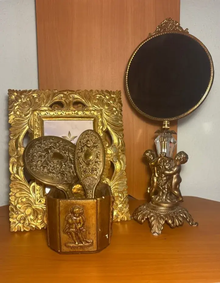 Table Top Vanity Mirror Hand Mirror Brush And More 