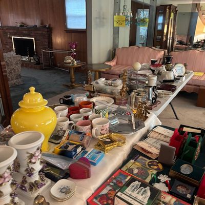 Estate sale photo