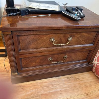 Mcm Drexel heritage pair of nightstands 