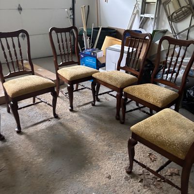 Mahogany diner groin
Chairs and table 