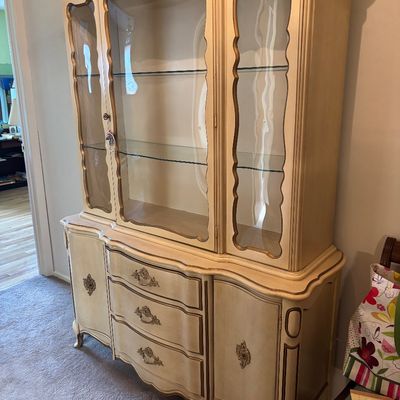 Vintage French provincial china cabinet / curio 