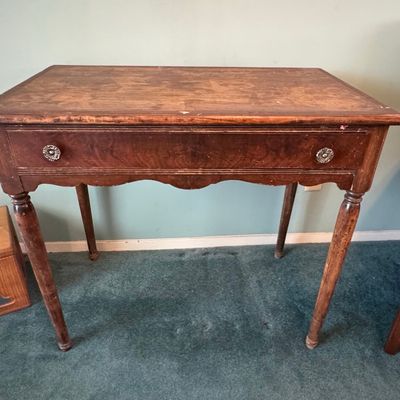 Sale Photo Thumbnail #236: Antique Federal Style Mahogany Side Table