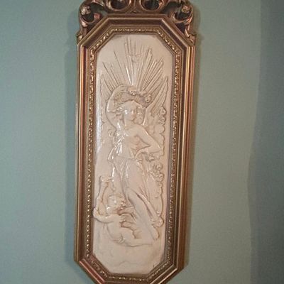 Sale Photo Thumbnail #257: Vintage HOMCO or Dart Industries Goddess with Cherub Wall Plaque