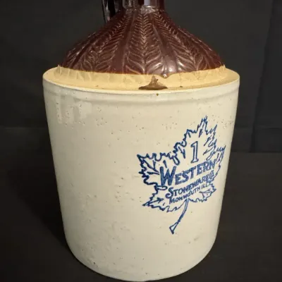 LCJ053 - Stoneware 1 Gallon Jug: Western Stoneware Company, Monmouth, Illinois