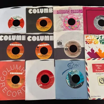 LCJ039 - Vintage 45 Rpm Records: Paul Simon/Mac Davis/Elvis/