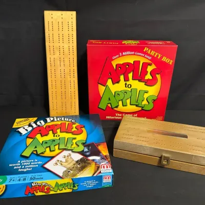 LCJ089 - Games: Cribbage Board/Travel, Traveling, Chess And Checkers And Cribbage Board/Apples To Ap