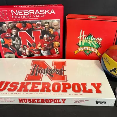LCJ019 - Nebraska Cornhuskers, Husker Games And Football Memorabilia