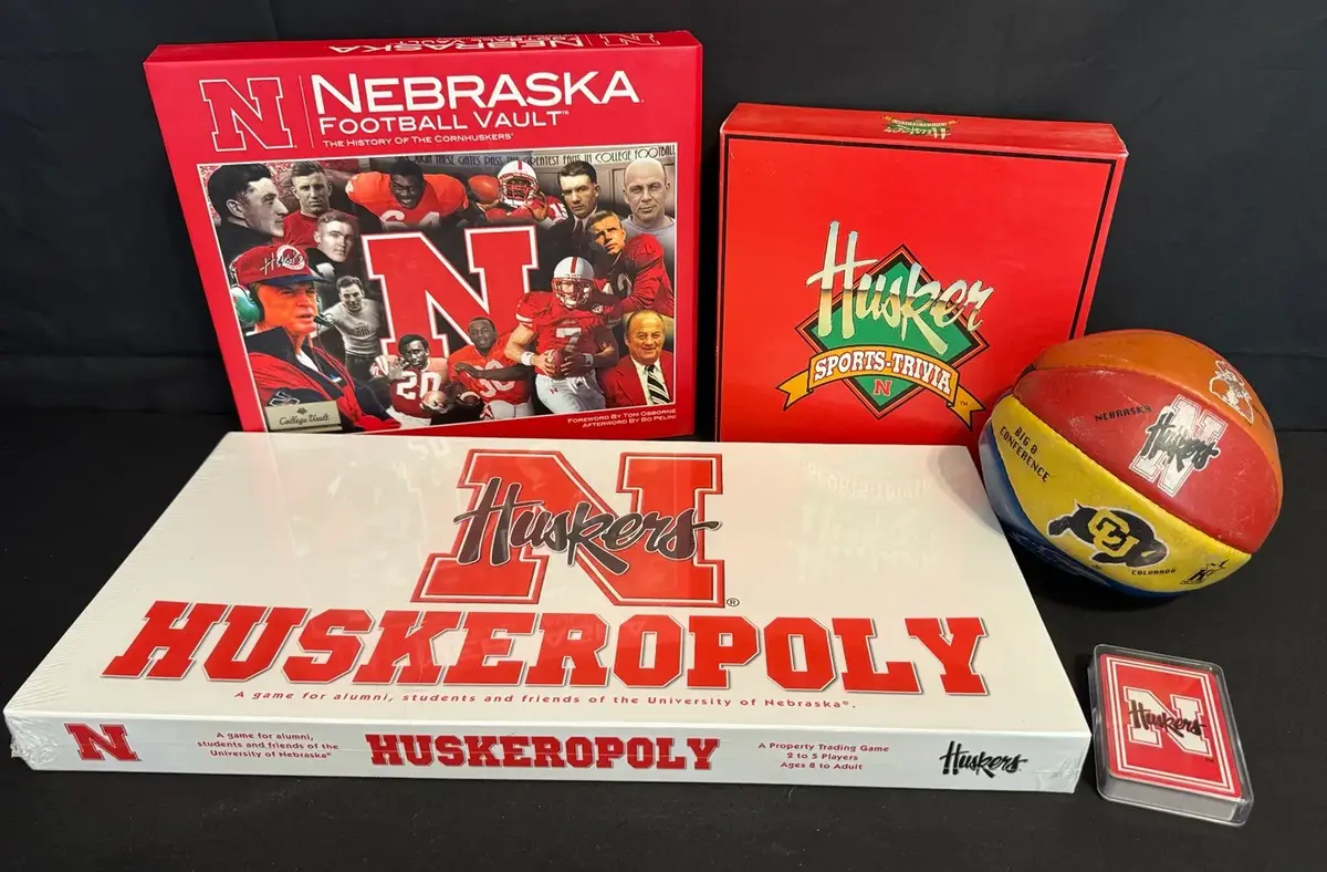 LCJ019 - Nebraska Cornhuskers, Husker Games And Football Memorabilia