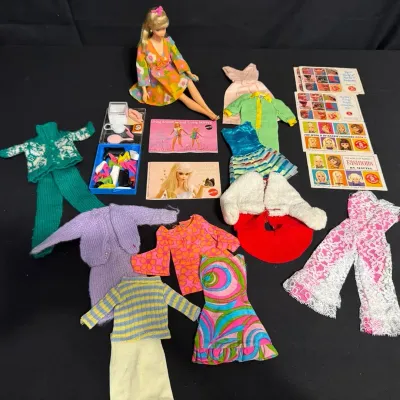 LCJ094 - Vintage 1960’s Mattel Twist And Turn Barbie With Clothing/Shoes/Fashion Booklets