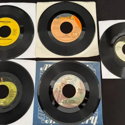 LCJ037 - Vintage 45 RPM Records: The Beatles/10 CC/5 Man Electrical Band/American Breed