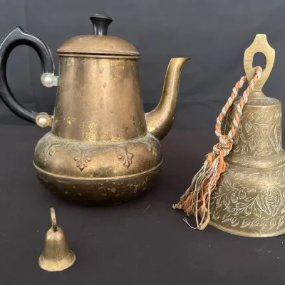 LCJ018 - Vintage G. Bredemeijer Holland Kettle/Brass Bell Music Box/Small Brass Bell
