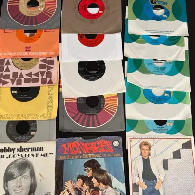 LCJ040 - Pop/Oldies Vintage 45’s: Monkeys/Osmonds/Davidcassidy/Bobby Sherman/more