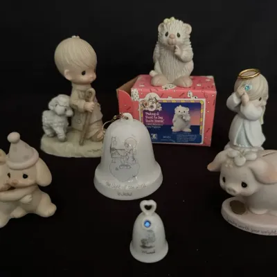 LCJ077 - Precious Moments, Miniature Figurines: Angels/Animals/Bells