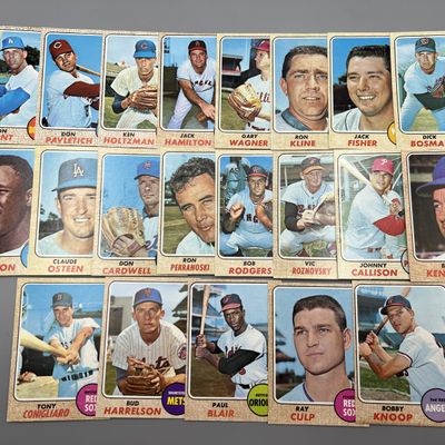 (21) 1968 Topps Baseball Cards - Varying Conditions